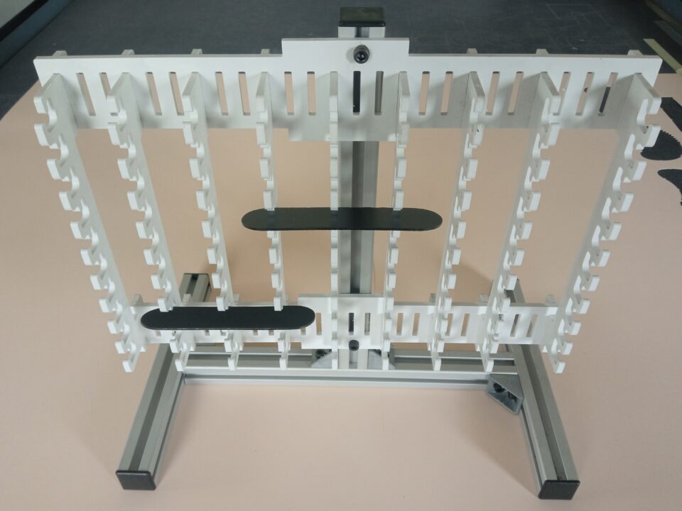 Gabarit de découpe PVC3, idéal pour une découpe nette et précise de matériaux PVC avec une excellente longévité.