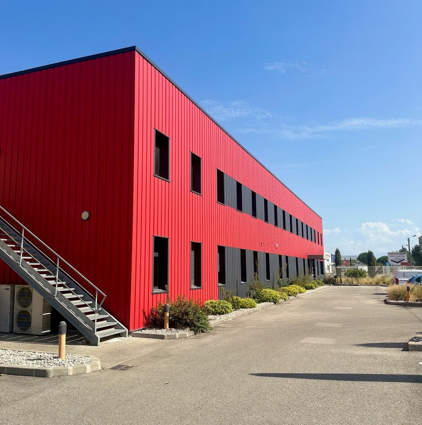 Découpe de matériaux souples pour maroquinerie et industrie chez VTD à Romans-sur-Isère, Drôme.