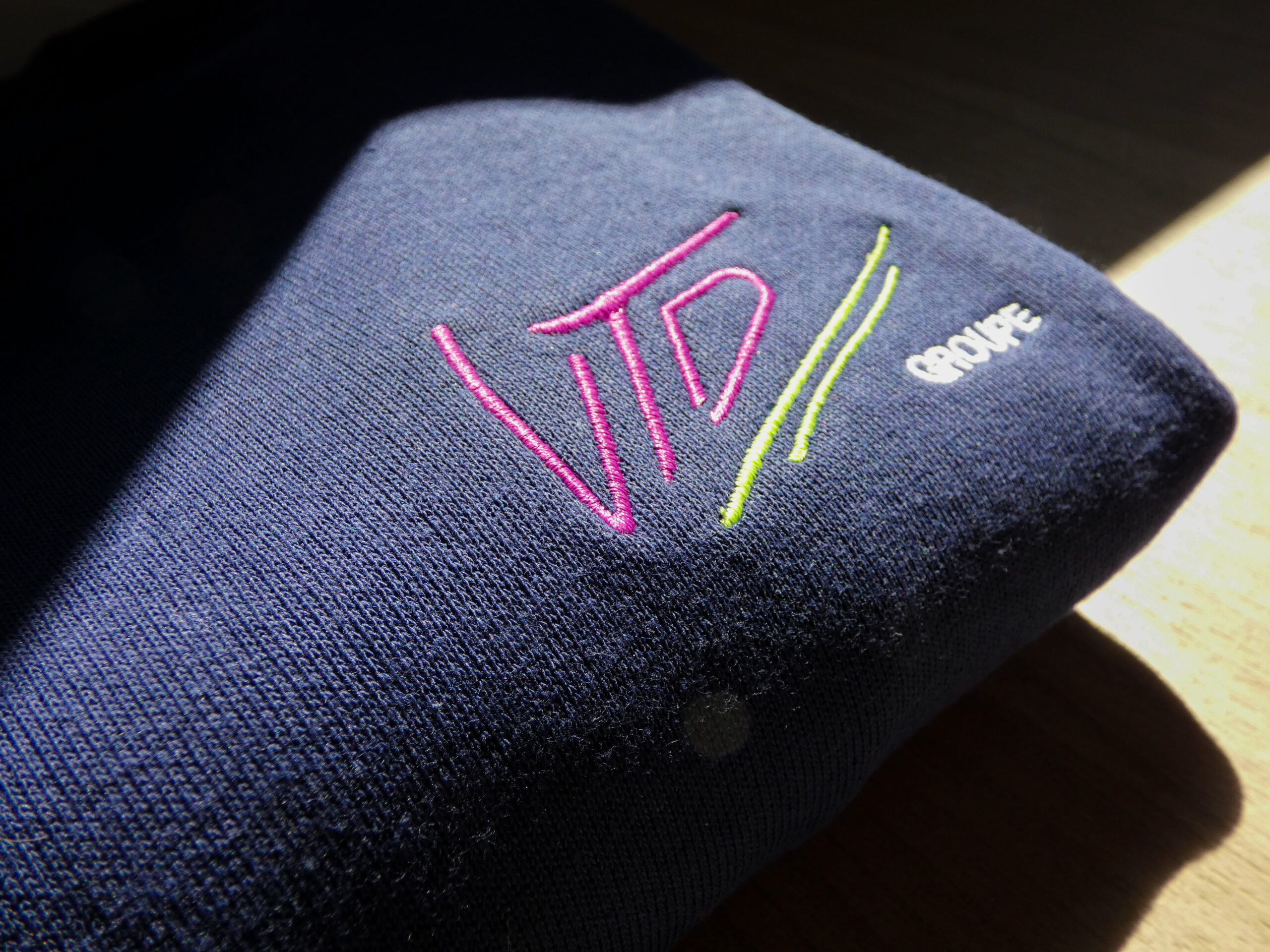 pull-VTD-RSE-BRODERIE-LOCAL-ROMANS-SUR-ISERE